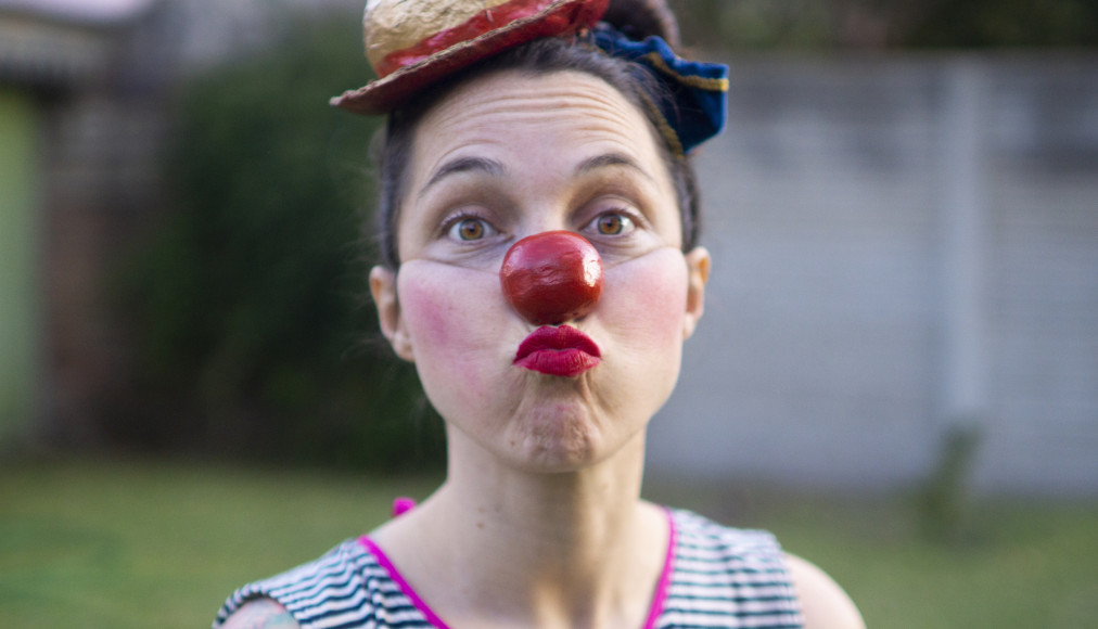 Depuis quelques années, des ateliers proposent d’expérimenter le jeu de clown comme outil de cheminement spirituel. Rencontre. Depuis quelques années, des ateliers proposent d’expérimenter le jeu de clown comme outil de cheminement spirituel. Rencontre. / IStock
