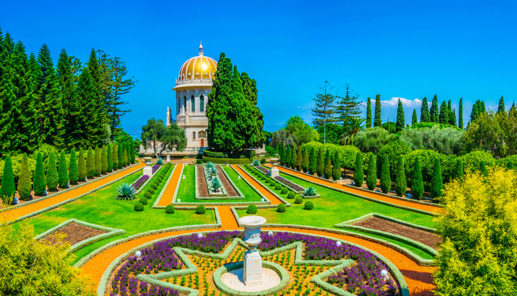 Sanctuaire du Bab aux jardins bahaï à Haïfa, Israël Sanctuaire du Bab aux jardins bahaï à Haïfa, Israël / ©iStock