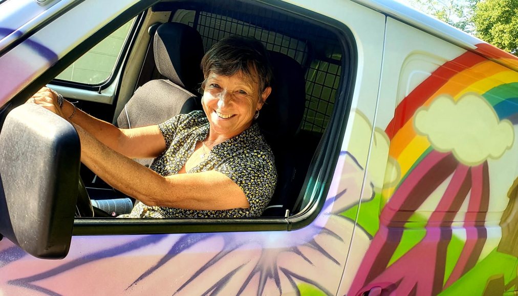 Catherine Novet au volant de son bus (DR) Catherine Novet au volant de son bus (DR)