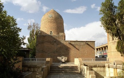  Mausolée de la reine Esther et de son oncle Mordechaï, à Hamedan, l&#039;un des centres de pèlerinage juif les plus importants en Iran. / ©Philippe Chavin (Simorg), CC BY-SA 3.0, Wikimedia Commons